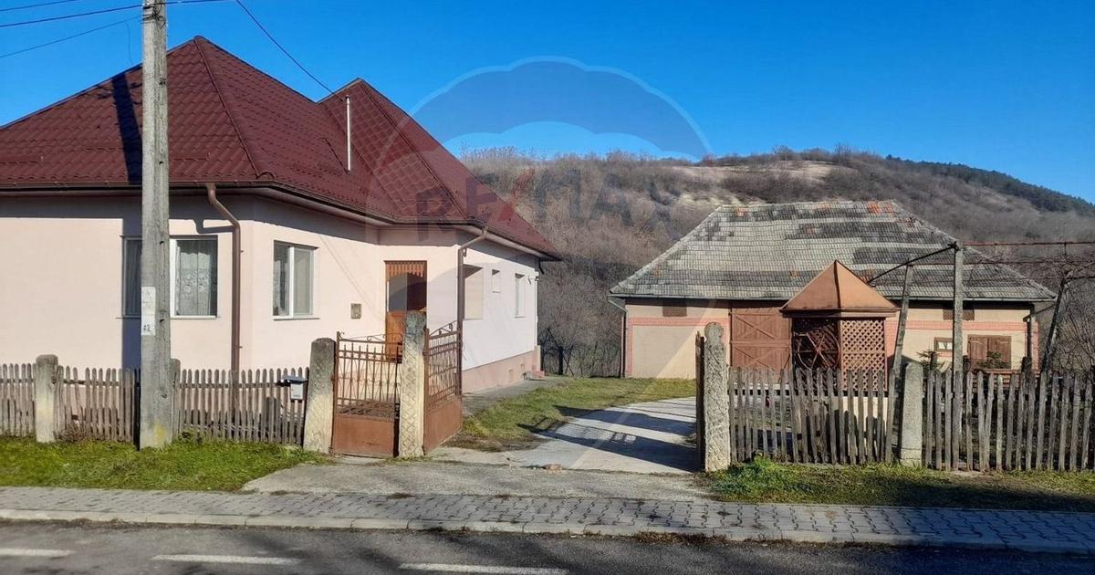 Casă individuală cu 3 camere în Benesat