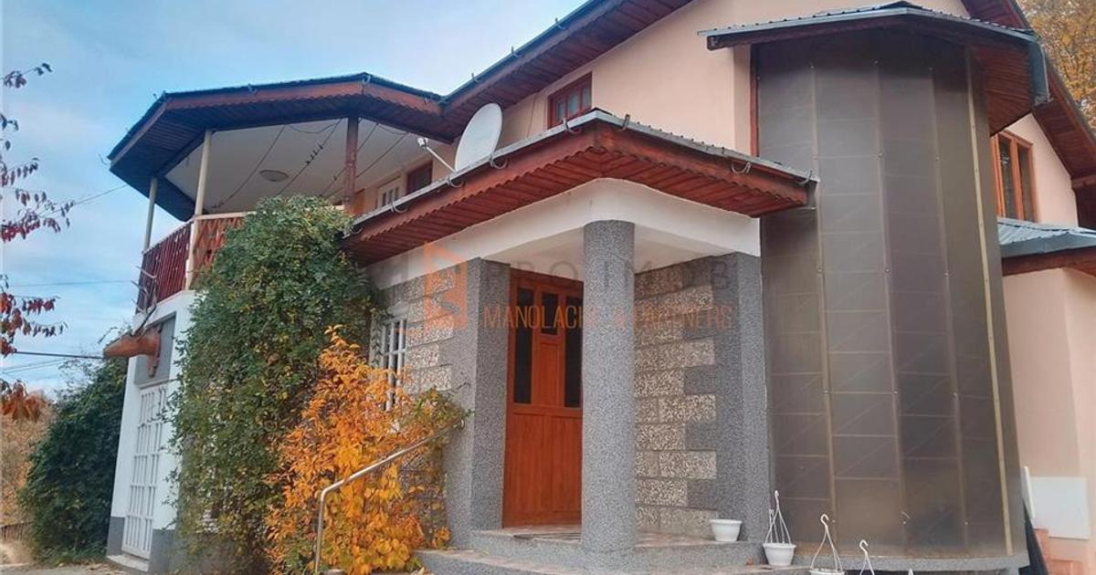 Casă individuală cu 4 camere în Berca