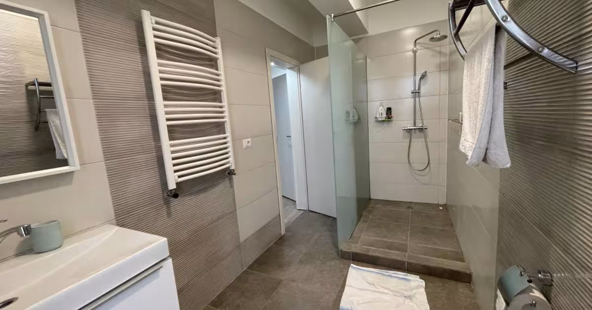 Casă individuală cu 6 camere în Berceni