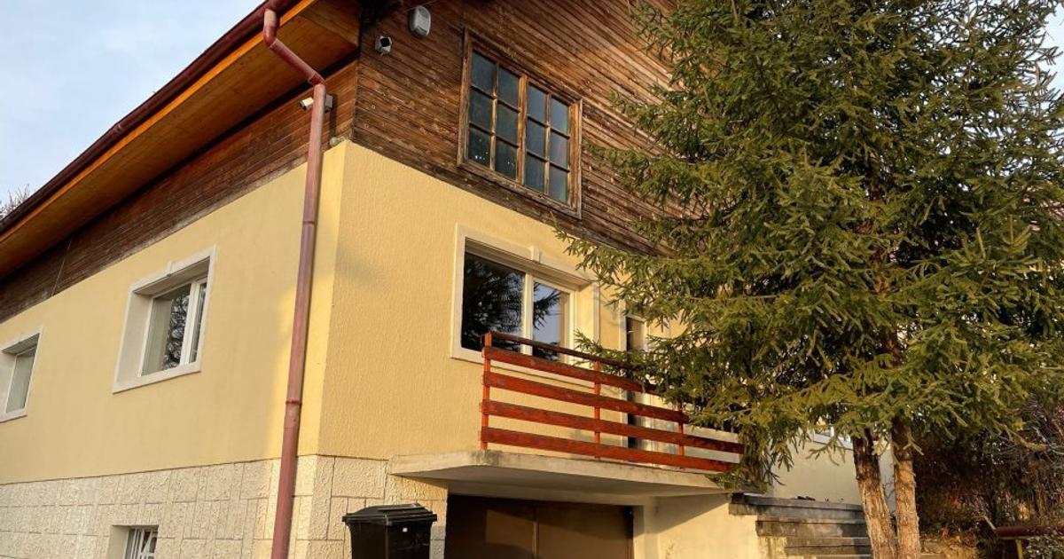 Casă individuală 300 mp cu 7 camere în Berevoești