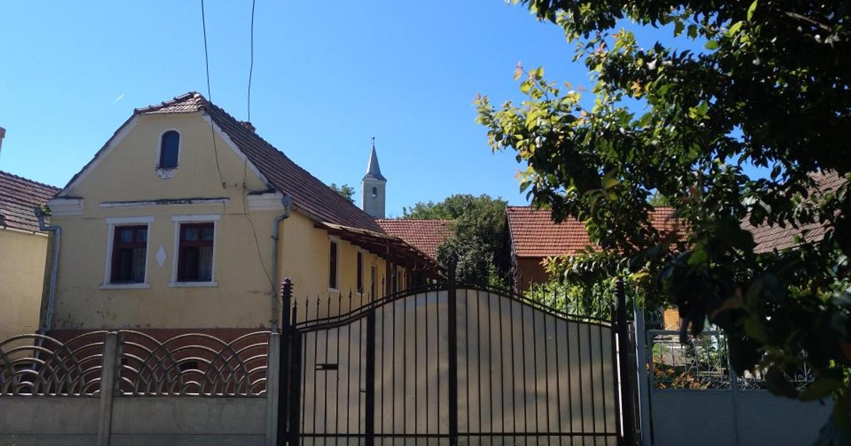 Casă individuală 80 mp cu 2 camere în Berghin