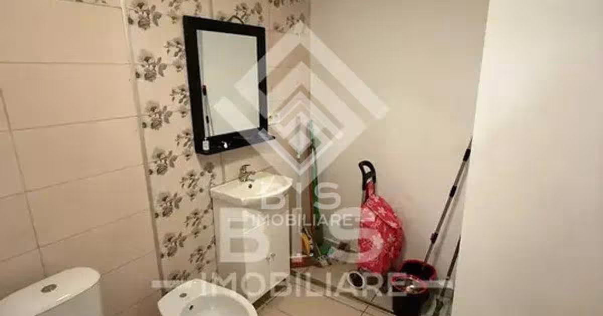 Casă individuală 80 mp cu 3 camere în zona Central, Bistrița
