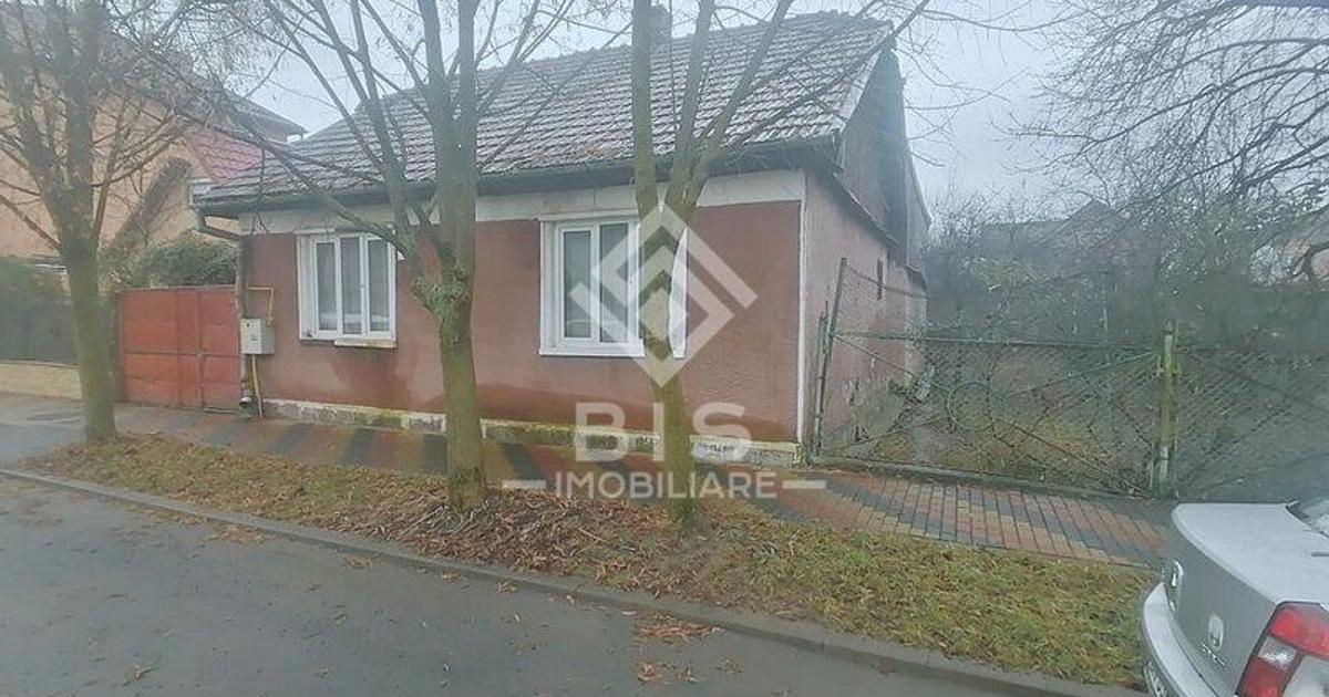 Casă individuală 80 mp cu 4 camere în zona Central, Bistrița