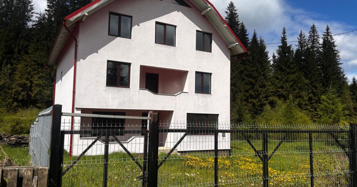 Casă individuală 360 mp cu 4 camere în zona Central, Bistrița