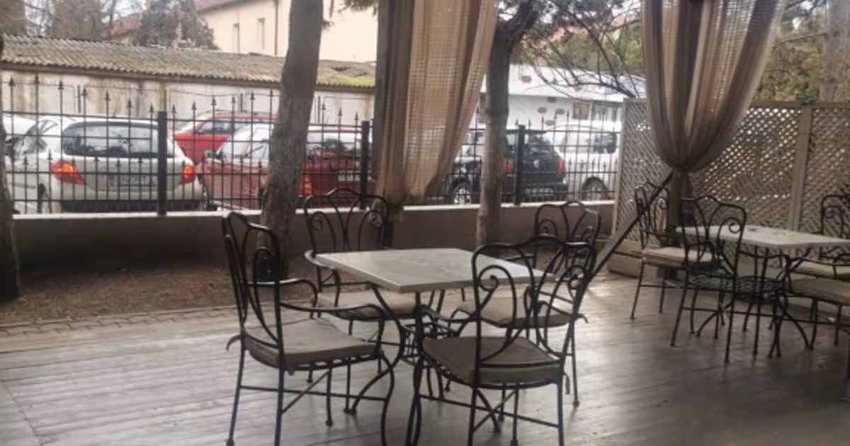 Casă individuală 300 mp cu 6 camere în zona Central, Bistrița