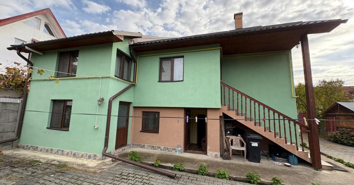 Casă individuală 200 mp cu 7 camere în zona Central, Bistrița