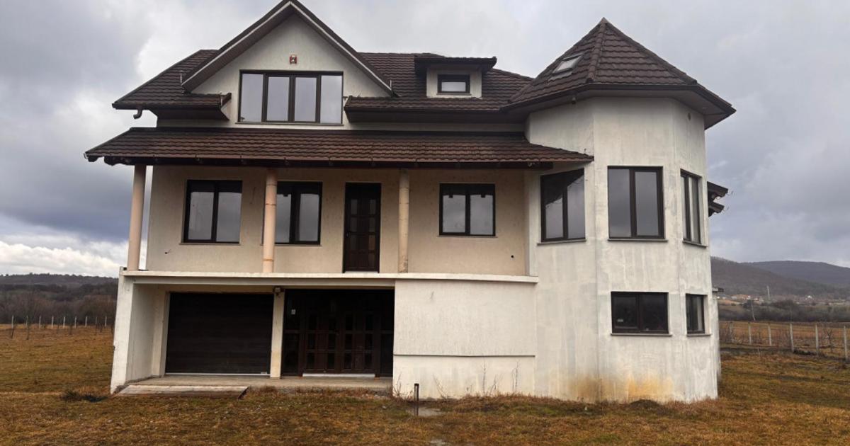 Casă individuală 360 mp cu 5 camere în zona Exterior Nord, Bistrița