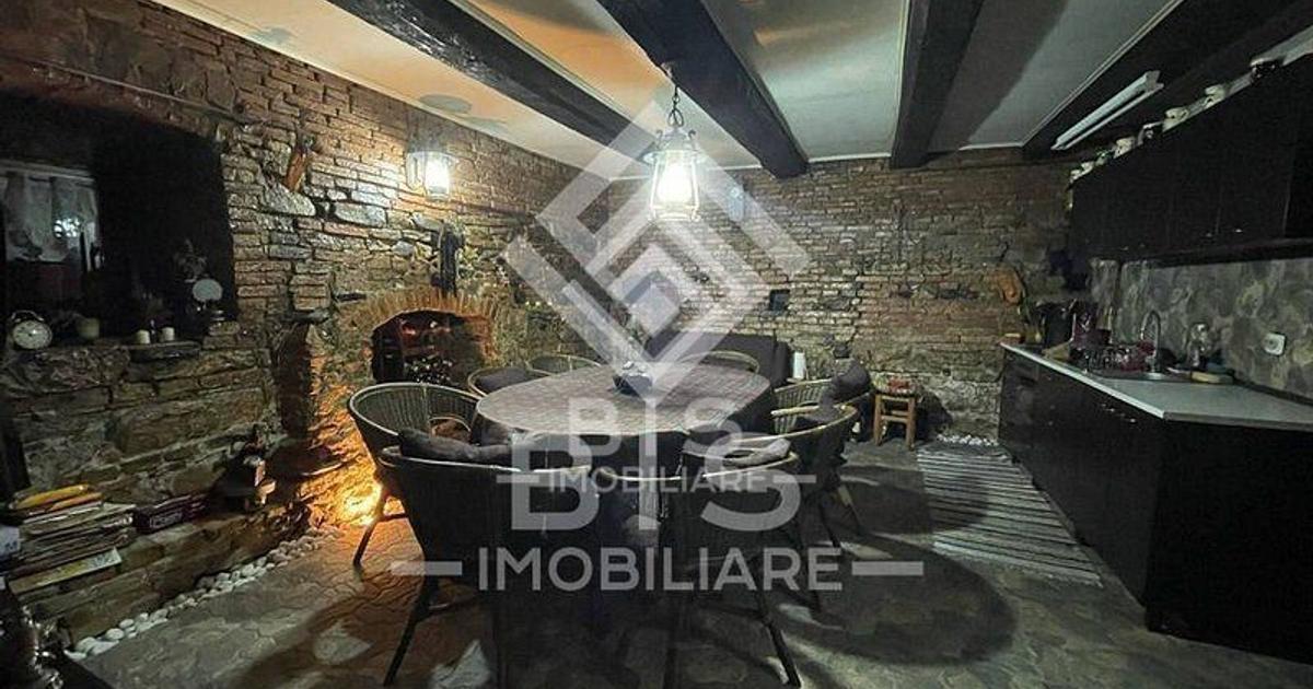 Casă individuală 224 mp cu 4 camere în zona Ultracentral, Bistrița