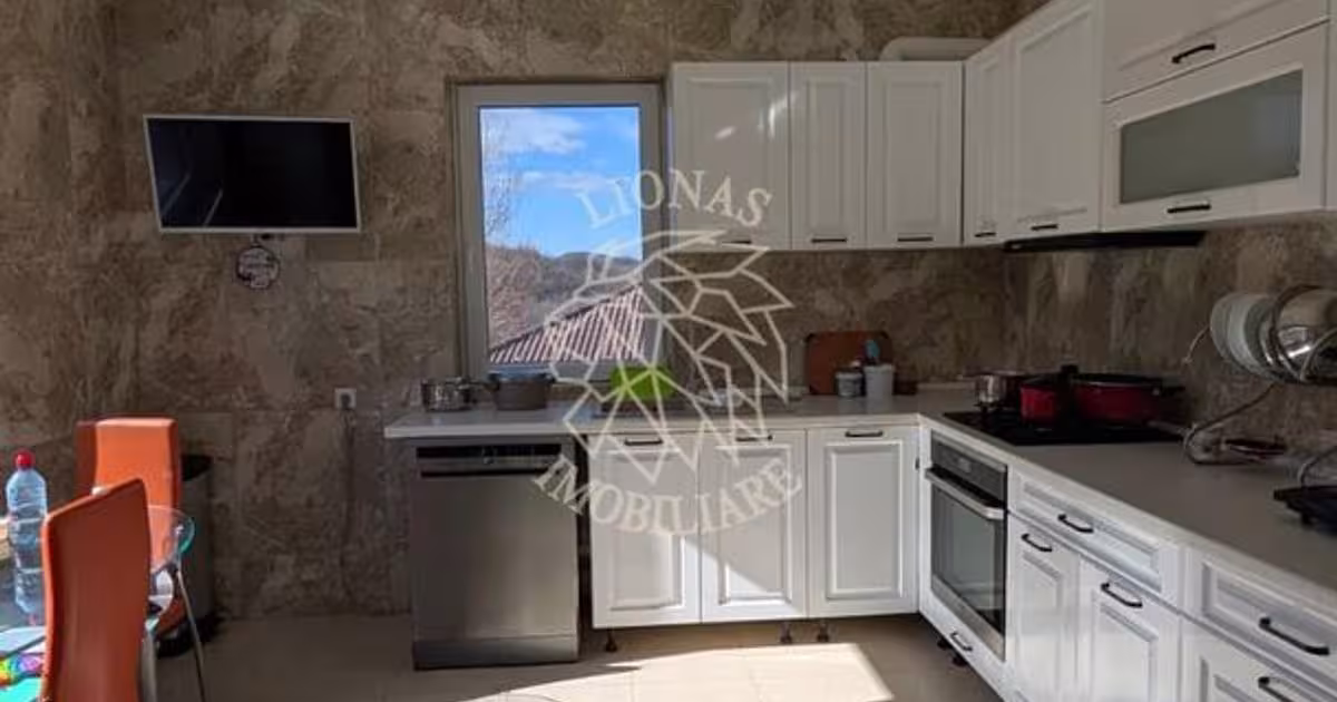 Casă individuală 90 mp cu 4 camere în zona Vest, Bistrița