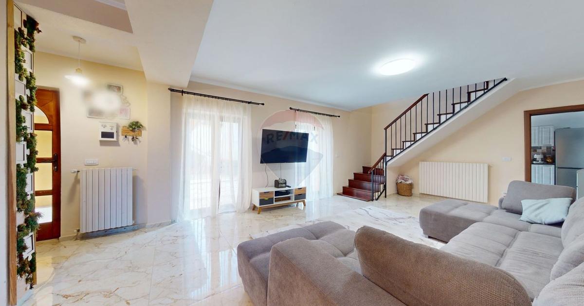 Casă individuală cu 8 camere în Bod