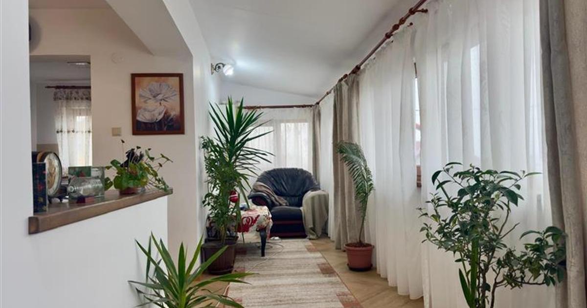 Casă individuală cu 4 camere în Bogonos