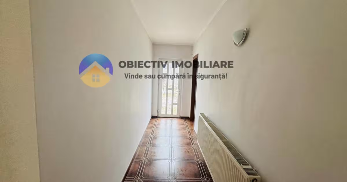 Casă individuală 333.9 mp cu 4 camere în Borca