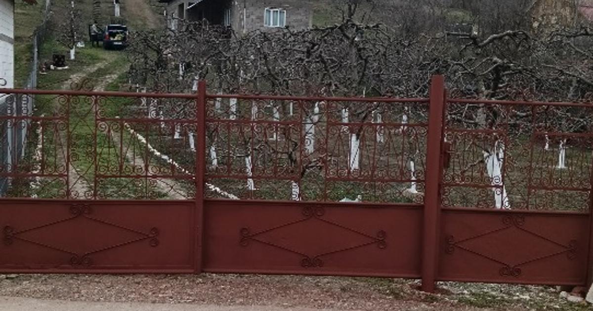 Casă individuală 65 mp cu 3 camere în Boțești