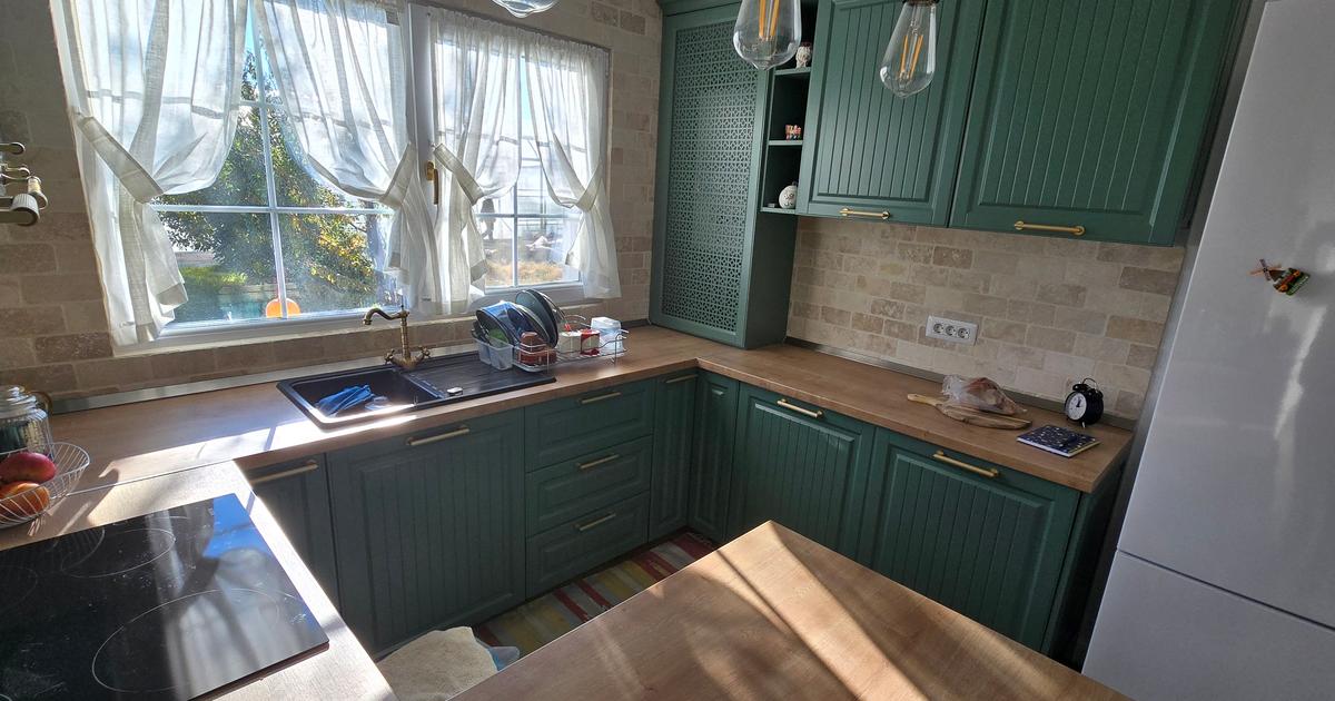 Casă individuală cu 2 camere în zona Central, Botoșani