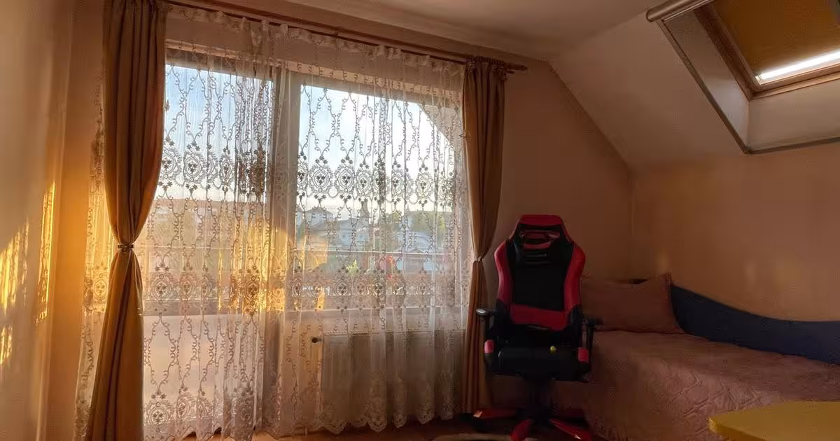 Casă individuală cu 3 camere în zona Central, Botoșani