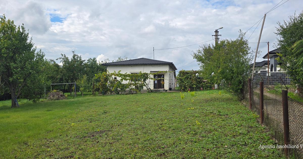 Casă individuală cu 3 camere în zona Central, Botoșani