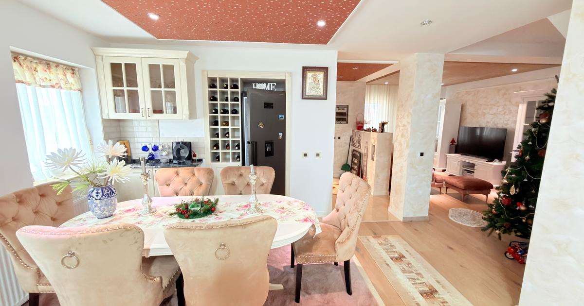 Casă individuală cu 4 camere în zona Central, Botoșani