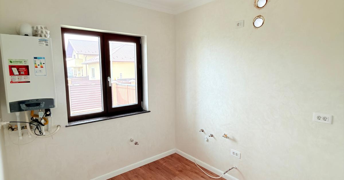 Casă individuală 100 mp cu 3 camere în zona Est, Botoșani