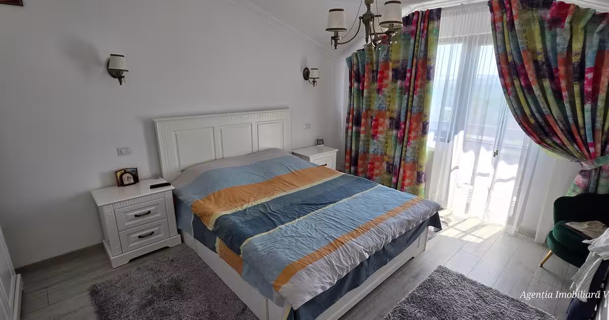 Casă individuală 150 mp cu 5 camere în zona Exterior Sud, Botoșani