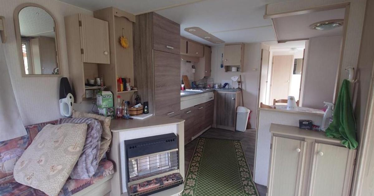 Casă individuală 30 mp cu 2 camere în zona Vest, Brad