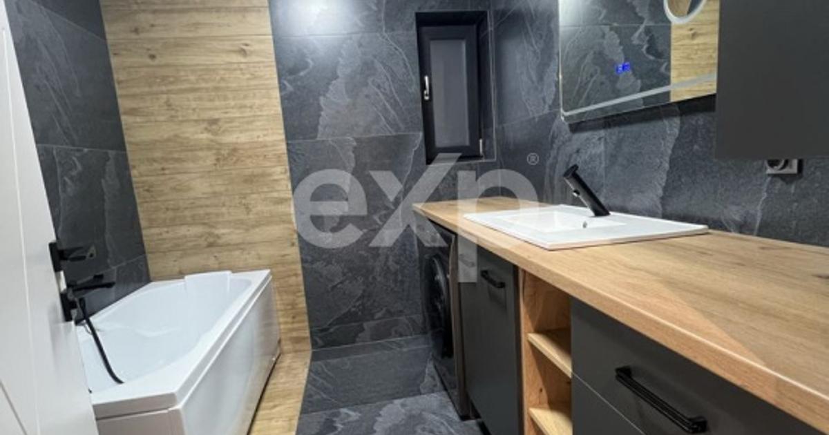 Casă individuală cu 4 camere în Bradu