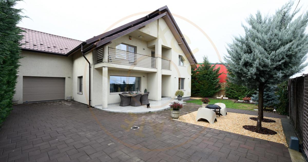 Casă individuală 244 mp cu 6 camere în Bradu