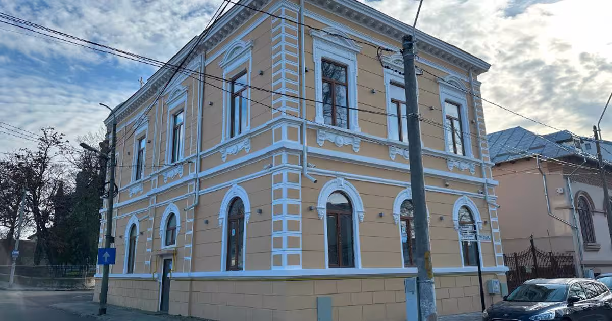 Casă individuală 420 mp cu 10 camere în zona Central, Brăila