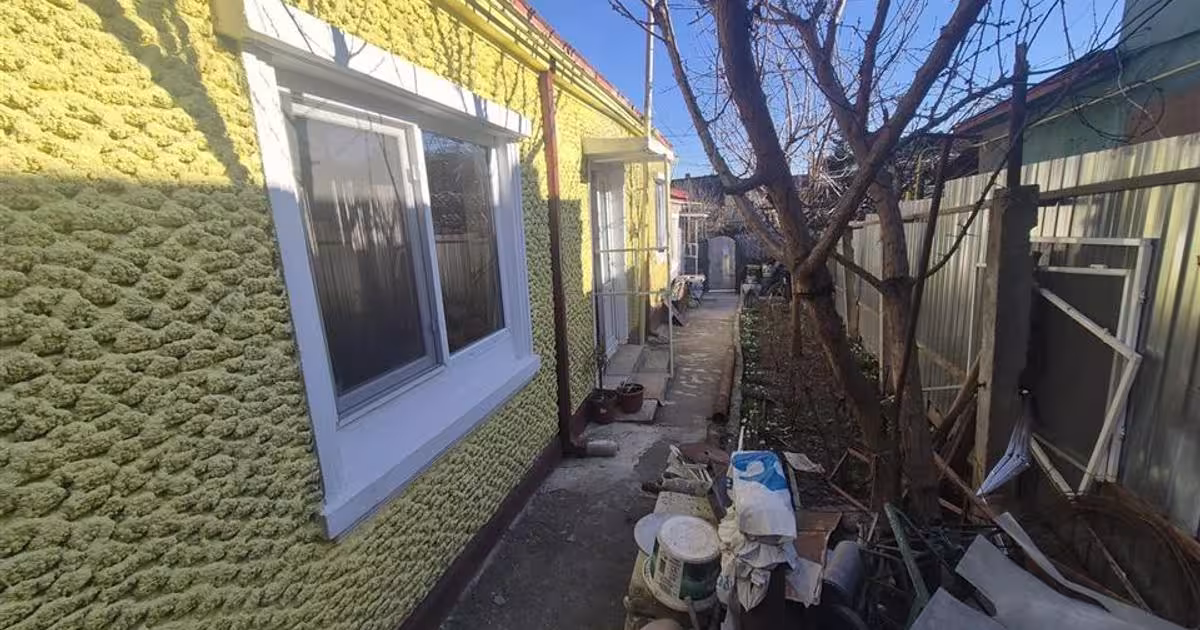 Casă individuală cu 2 camere în zona Central, Brăila