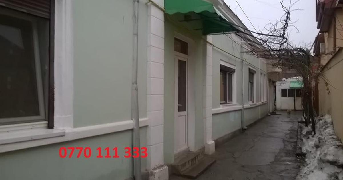 Casă individuală 110 mp cu 3 camere în zona Central, Brăila