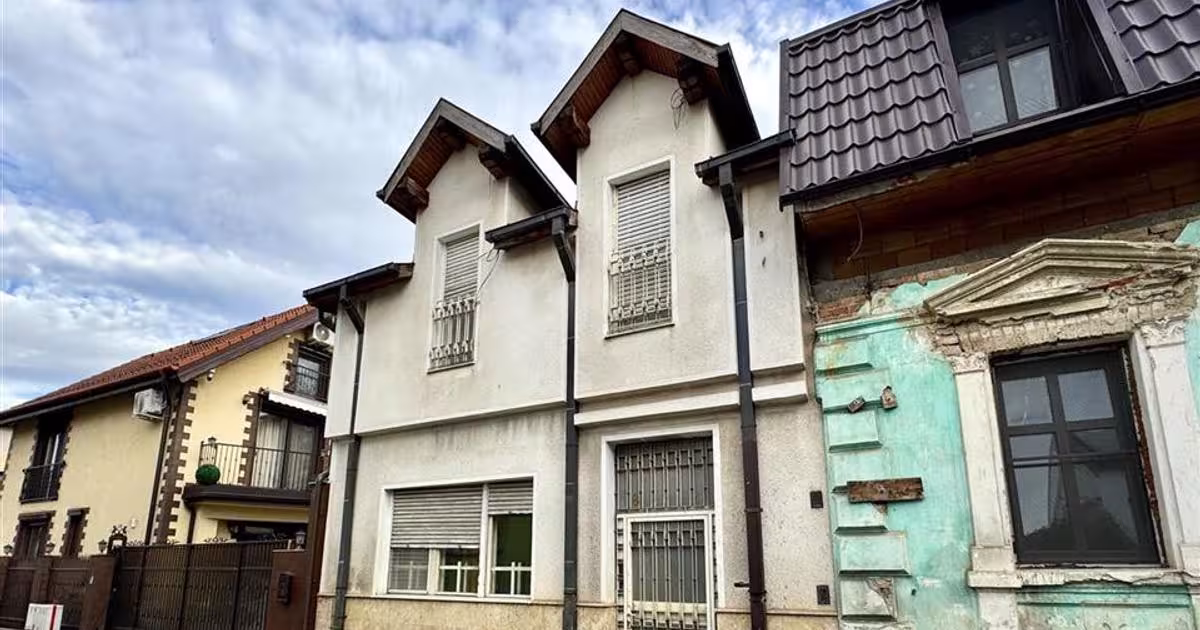 Casă individuală 103 mp cu 2 camere în zona Central, Brașov