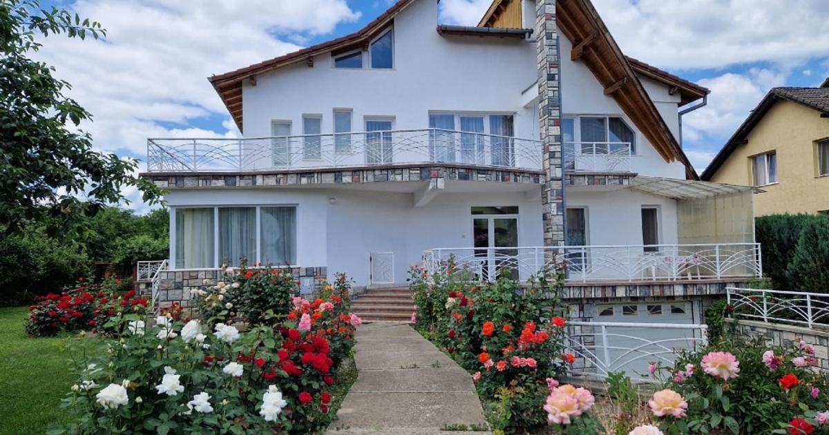 Casă individuală 413 mp cu 5 camere în zona Tractorul, Brașov