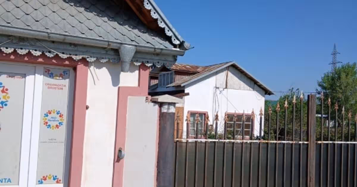Casă individuală 120 mp cu 4 camere în Broșteni