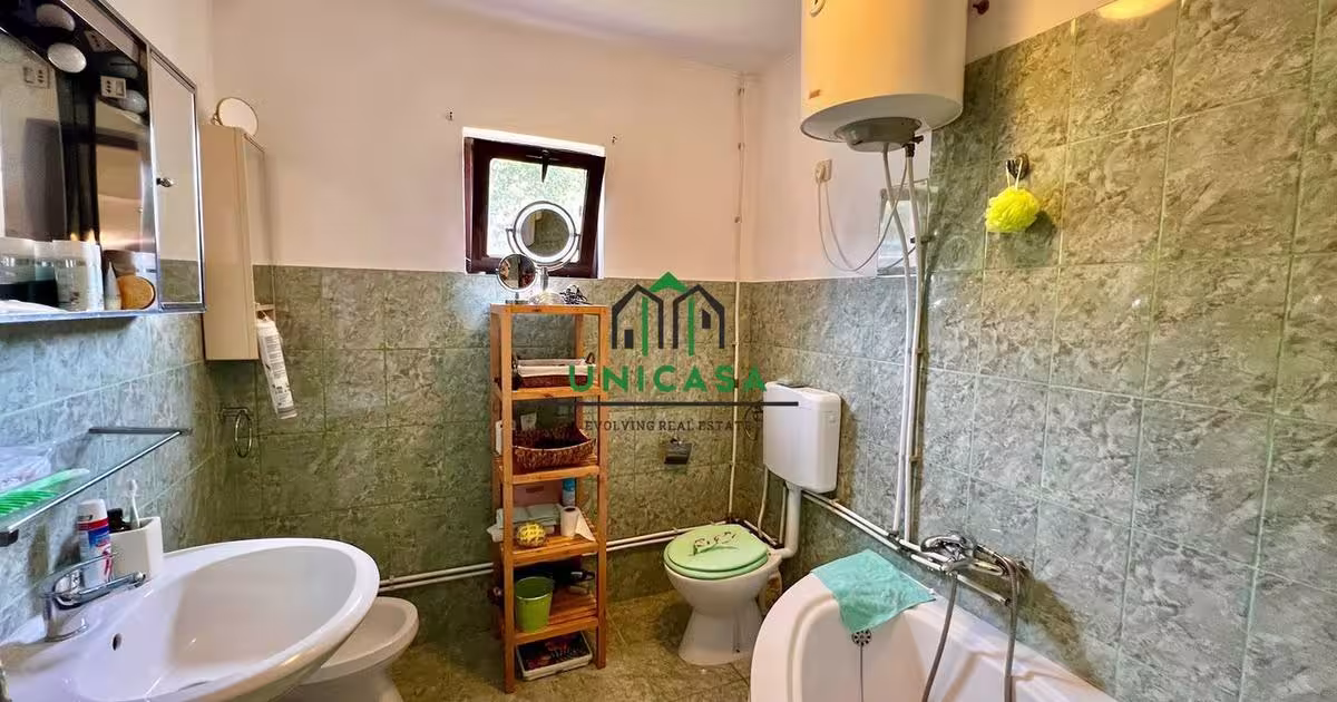 Casă individuală 180 mp cu 7 camere în Bunești