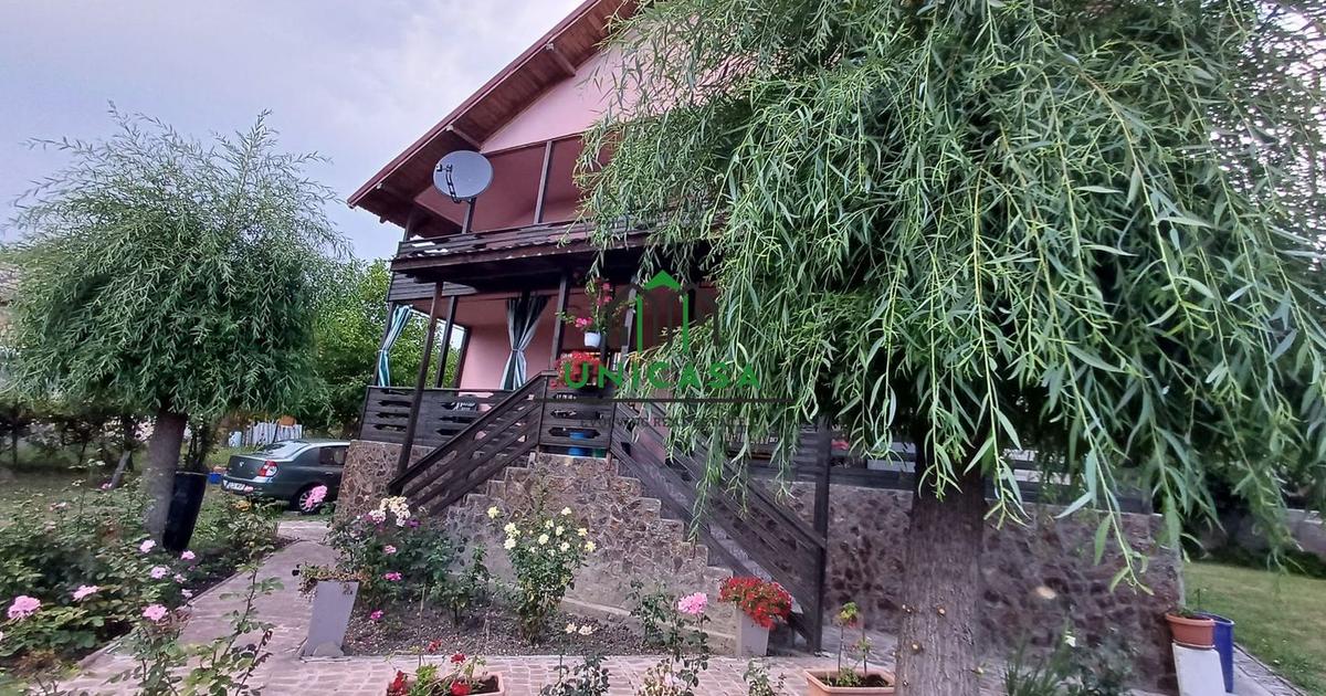 Casă individuală 180 mp cu 7 camere în Bunești