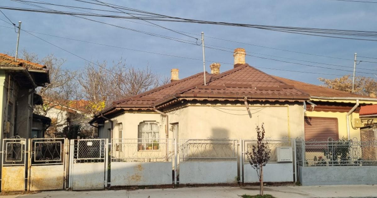 Casă individuală 55 mp cu 3 camere în zona Central, Călărași