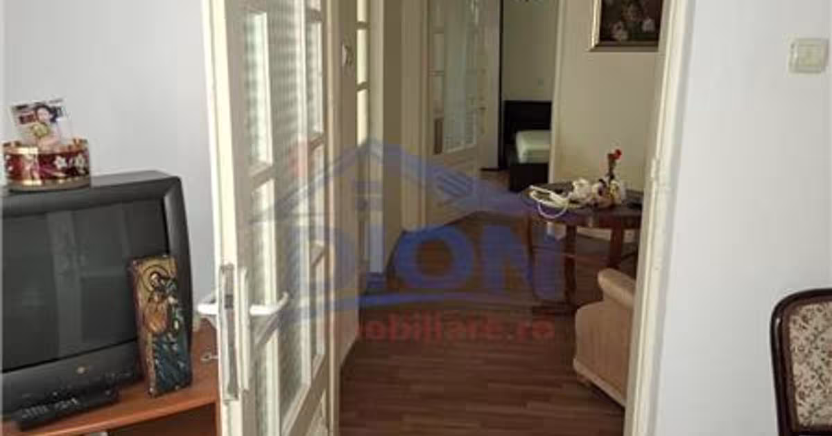 Casă individuală cu 4 camere în zona Central, Călărași