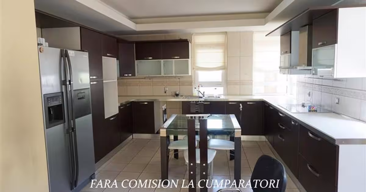 Casă individuală 563 mp cu 12 camere în zona Central, Călimănești