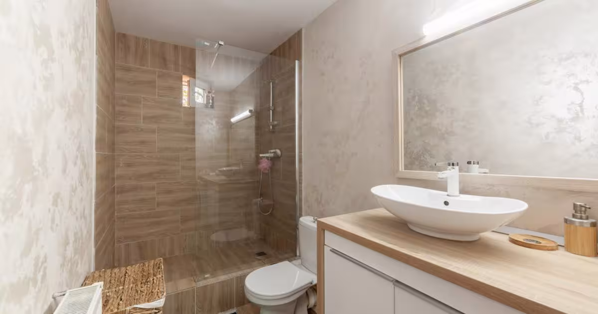 Casă individuală 200 mp cu 5 camere în Călinești