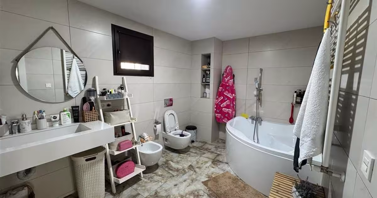 Casă individuală cu 5 camere în Câmpineanca