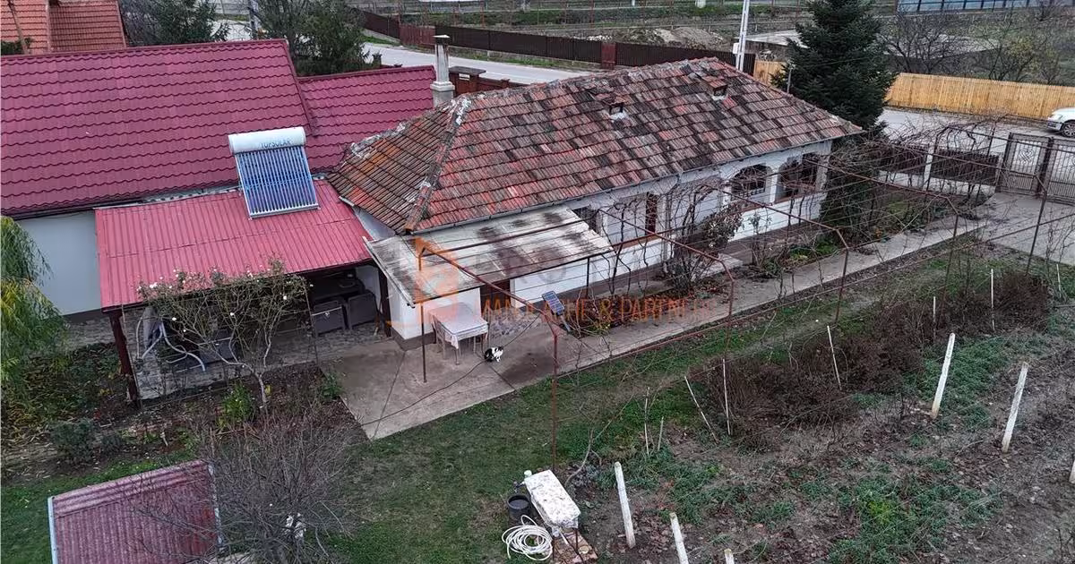 Casă individuală 200 mp cu 5 camere în Cândești