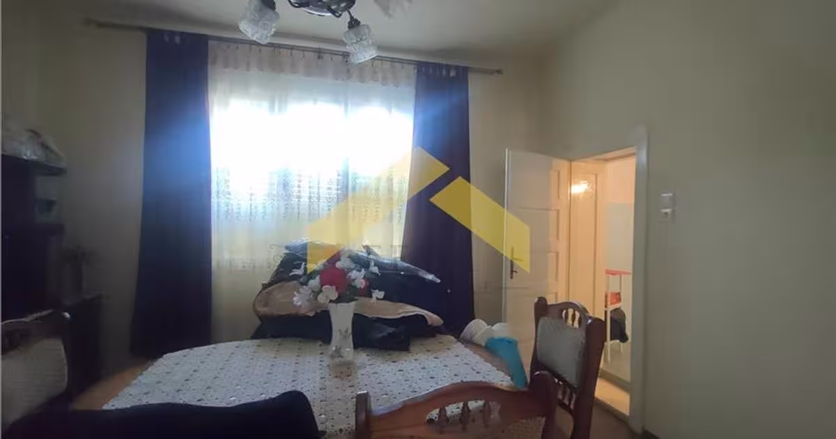 Casă individuală cu 5 camere în Căpruța