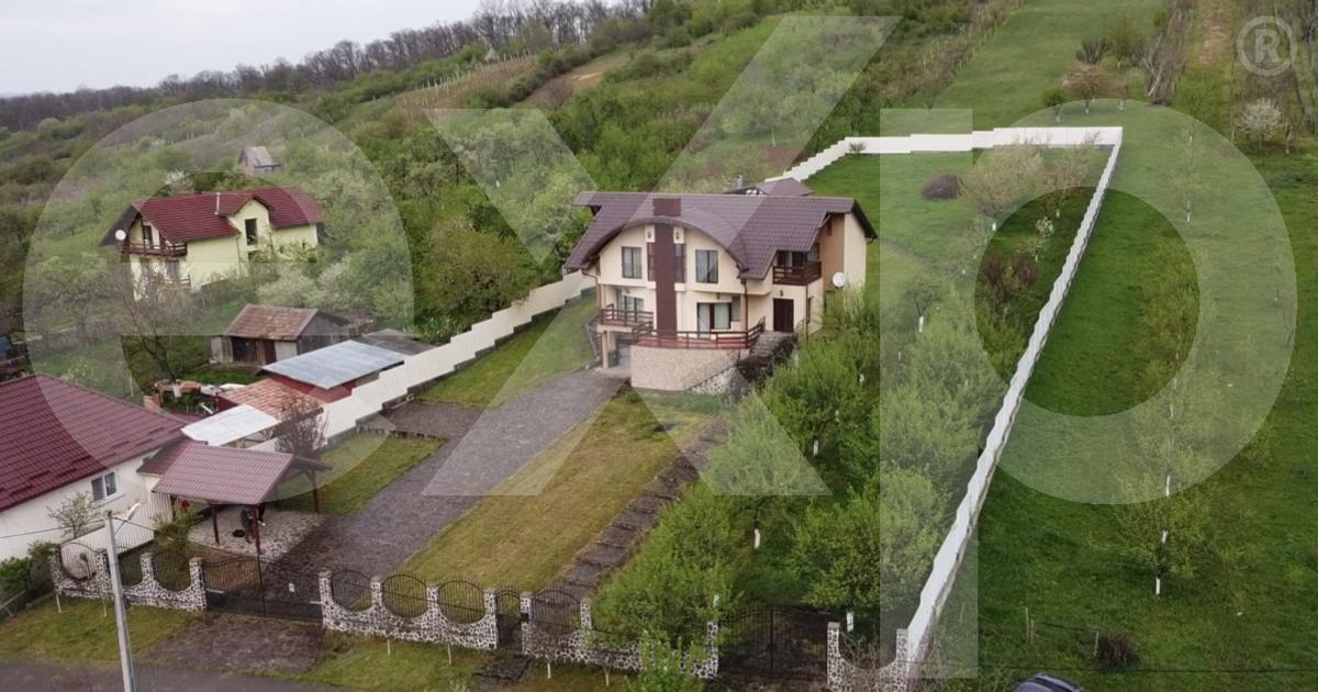 Casă individuală 327 mp cu 4 camere în zona Central, Cehu Silvaniei