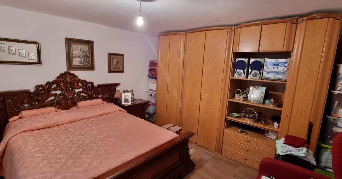 Casă individuală 200 mp cu 4 camere în Cervicești