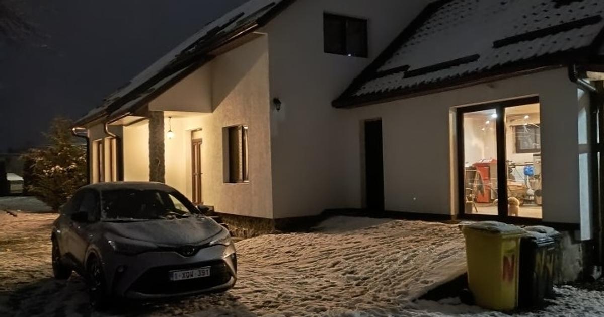 Casă individuală 220 mp cu 4 camere în Cetate