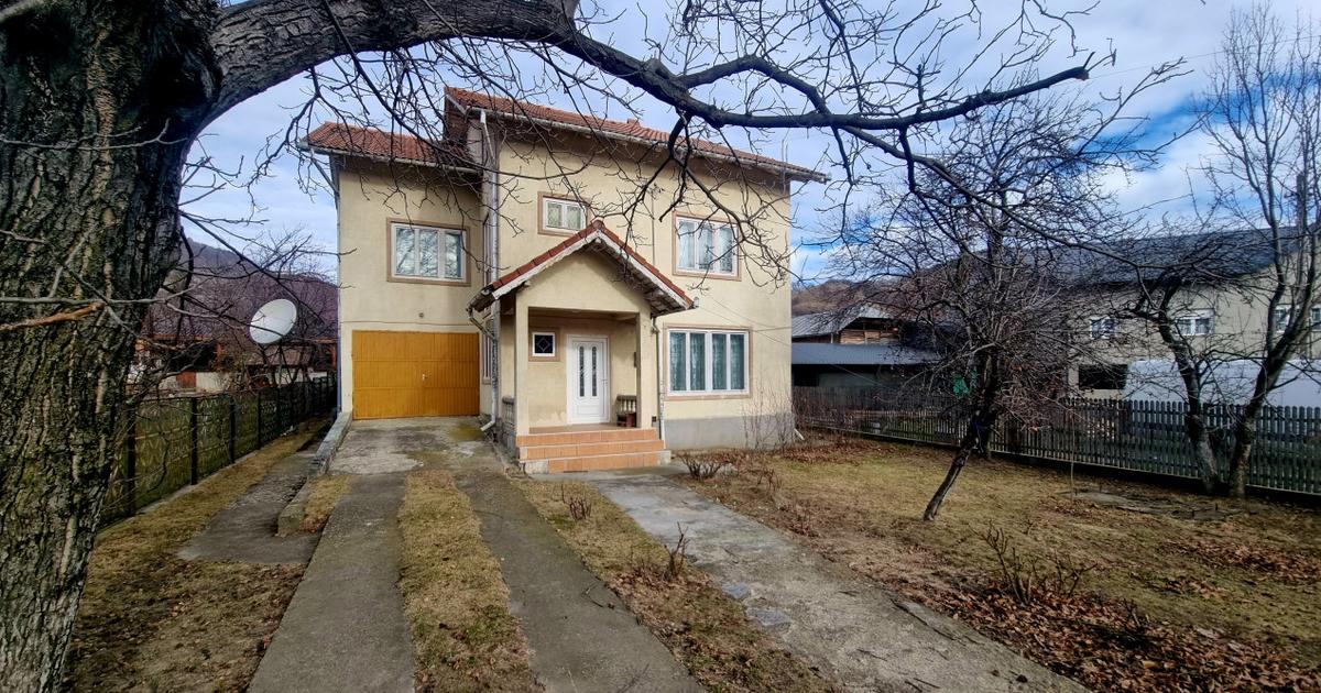 Casă individuală cu 6 camere în Chiojdu