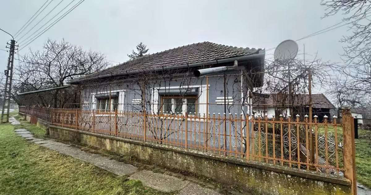 Casă individuală 91 mp cu 3 camere în Cig