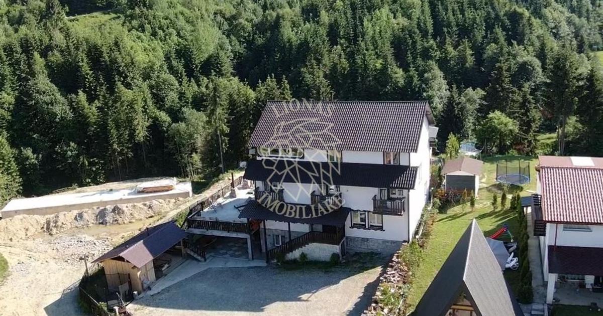 Casă individuală cu 10 camere în Colibița