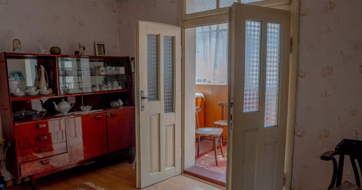 Casă individuală 90 mp cu 4 camere în Comănești