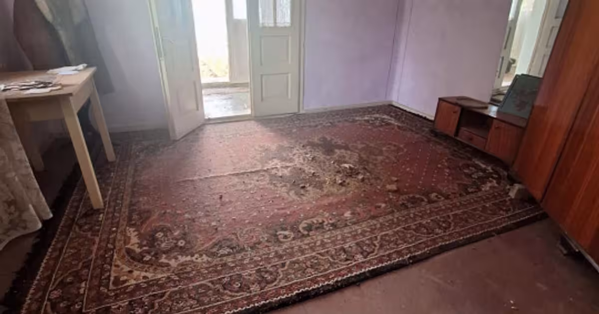Casă individuală 54 mp cu 2 camere în zona Exterior Est, Comănești