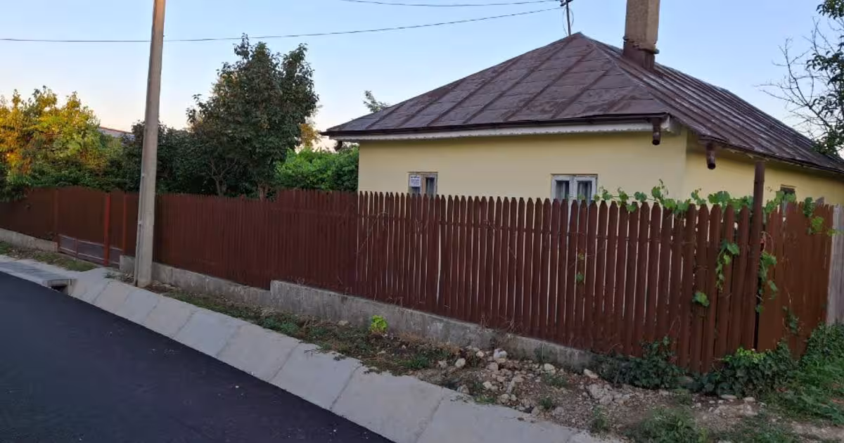Casă individuală 85 mp cu 3 camere în Cotești